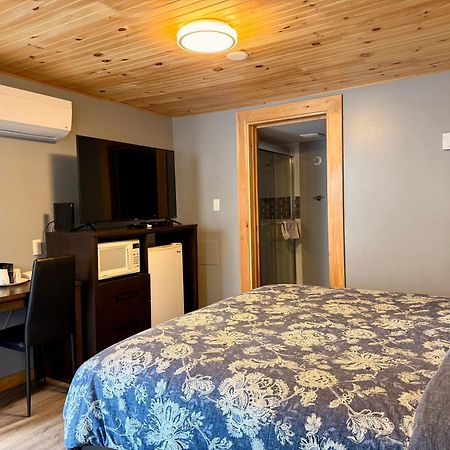 Mackenzie Motel & Cottages Shelburne Bagian luar foto