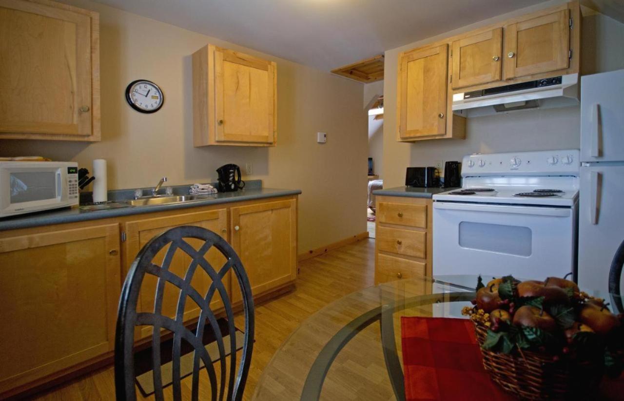 Mackenzie Motel & Cottages Shelburne Bagian luar foto