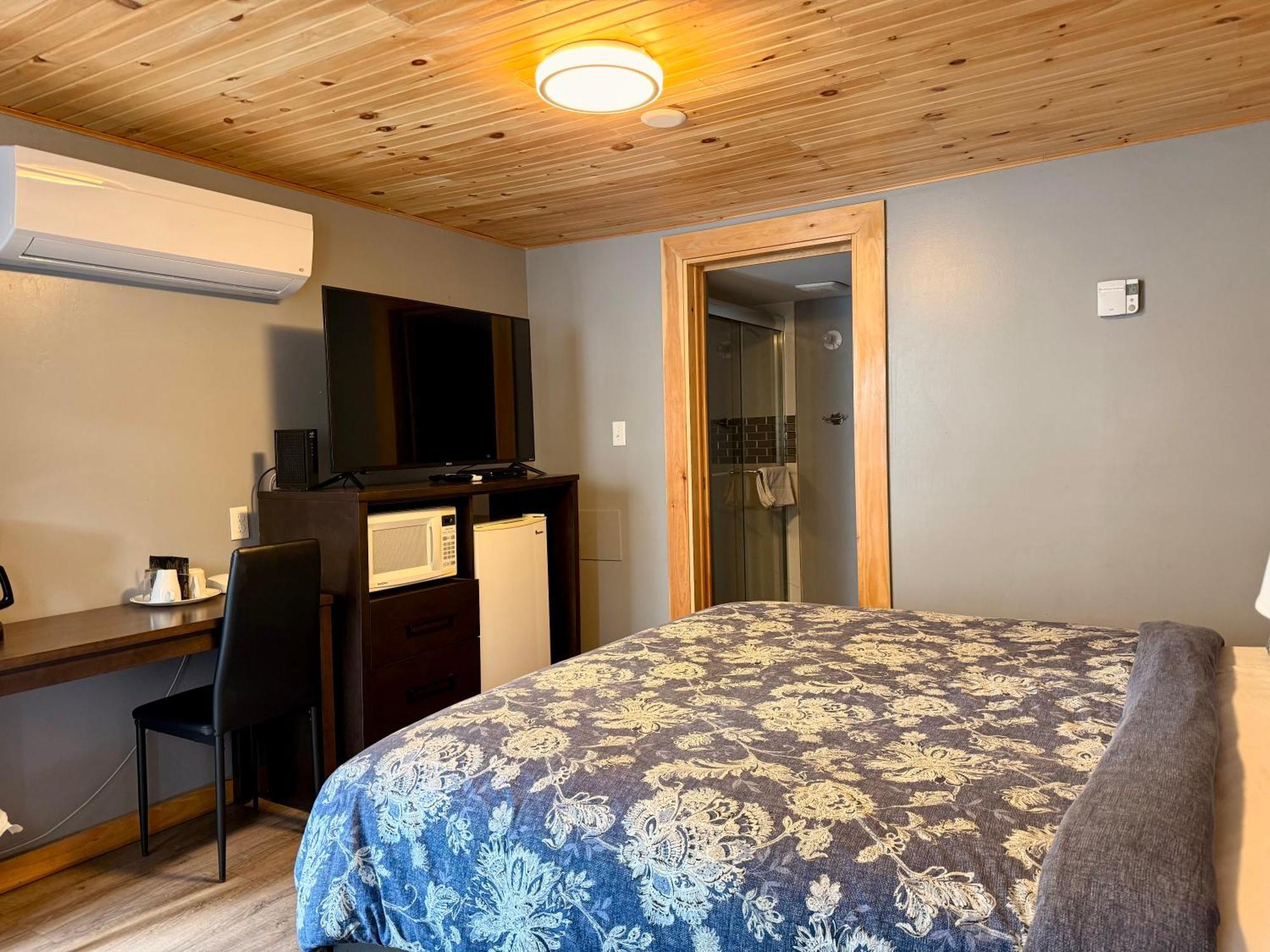 Mackenzie Motel & Cottages Shelburne Bagian luar foto