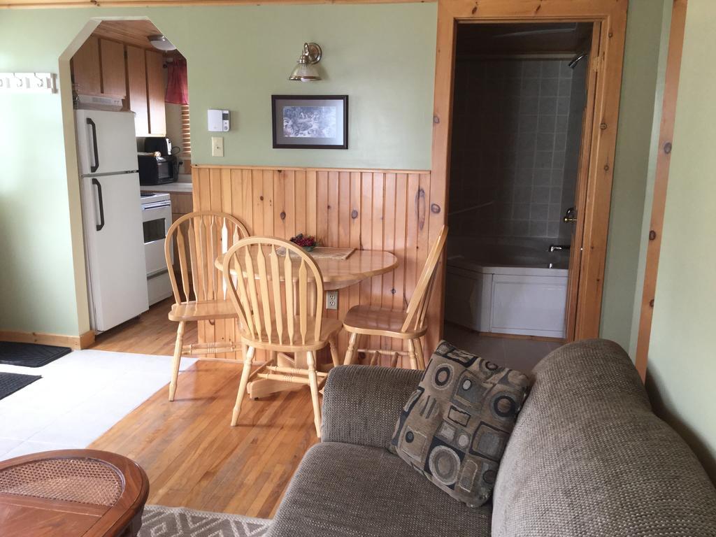 Mackenzie Motel & Cottages Shelburne Bagian luar foto