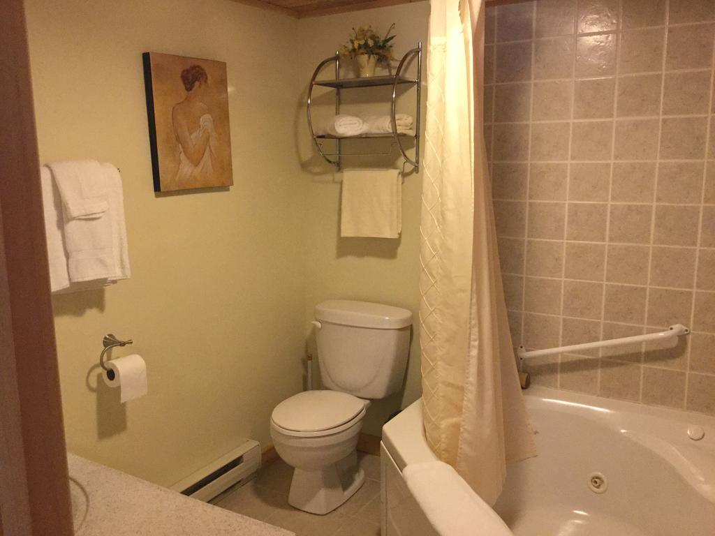 Mackenzie Motel & Cottages Shelburne Bagian luar foto