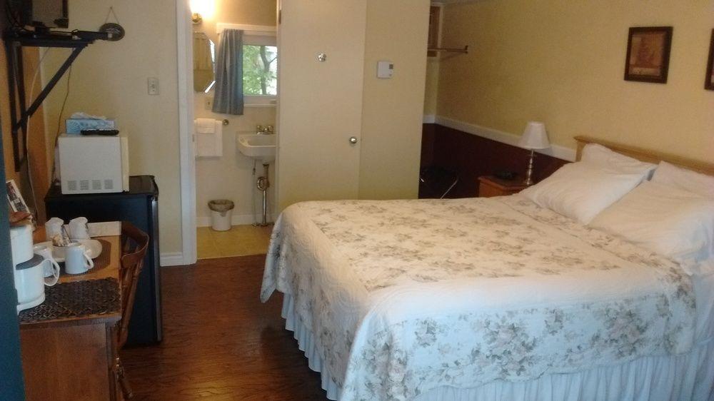 Mackenzie Motel & Cottages Shelburne Bagian luar foto