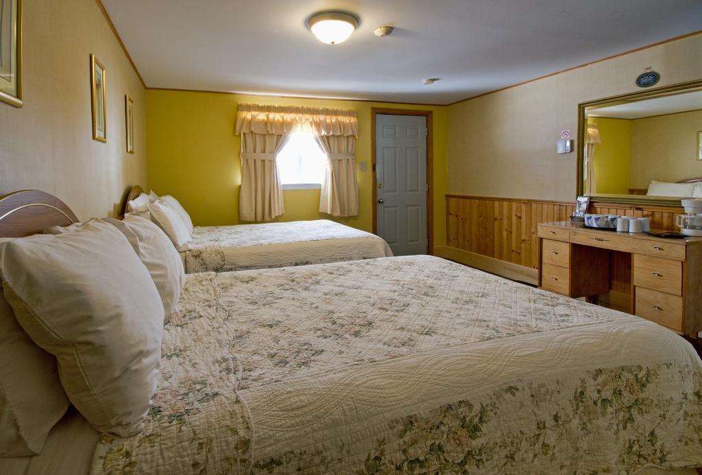 Mackenzie Motel & Cottages Shelburne Bagian luar foto