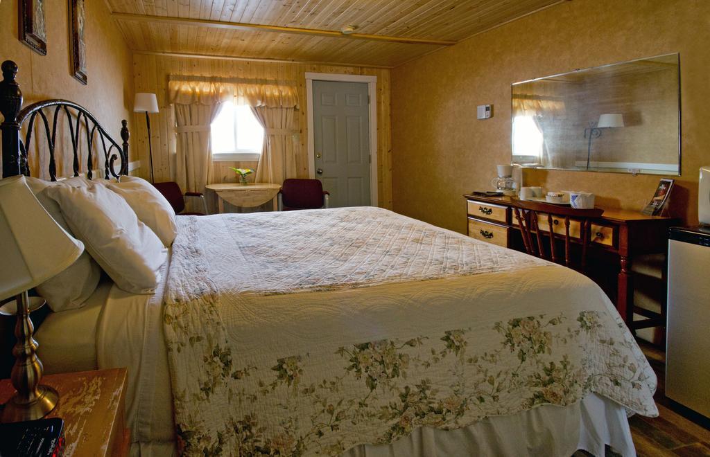 Mackenzie Motel & Cottages Shelburne Bagian luar foto