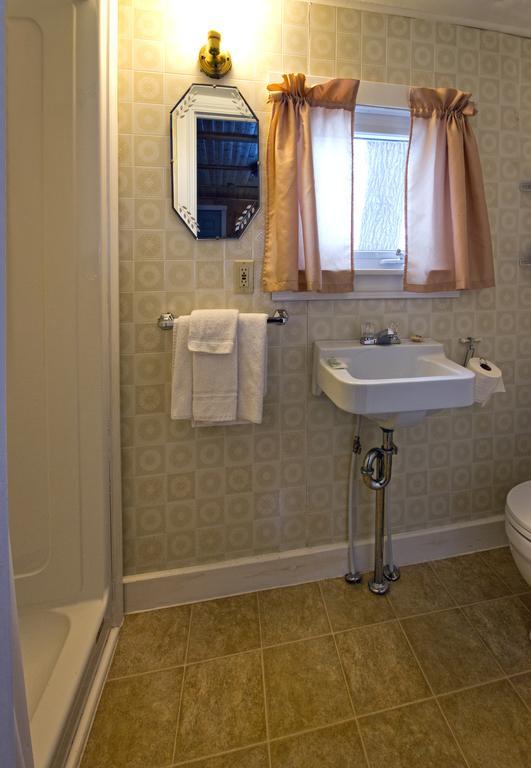Mackenzie Motel & Cottages Shelburne Bagian luar foto