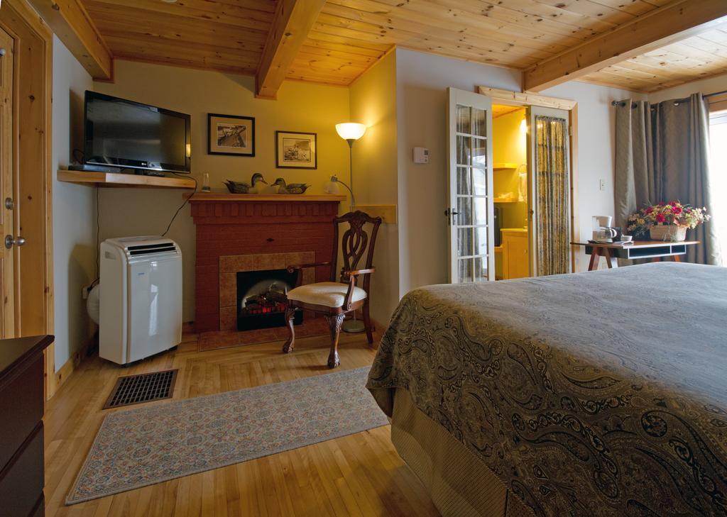Mackenzie Motel & Cottages Shelburne Bagian luar foto