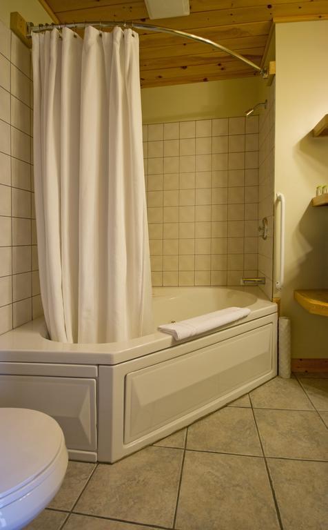 Mackenzie Motel & Cottages Shelburne Bagian luar foto