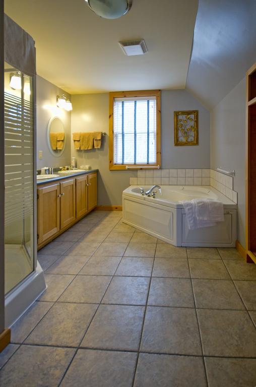 Mackenzie Motel & Cottages Shelburne Bagian luar foto