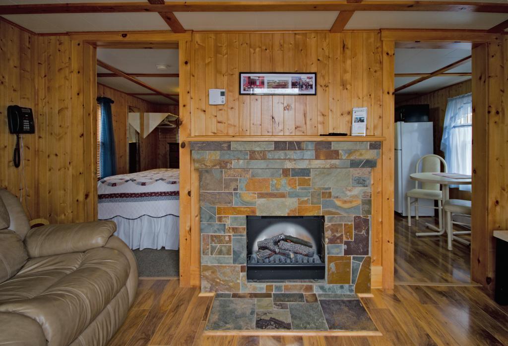 Mackenzie Motel & Cottages Shelburne Bagian luar foto