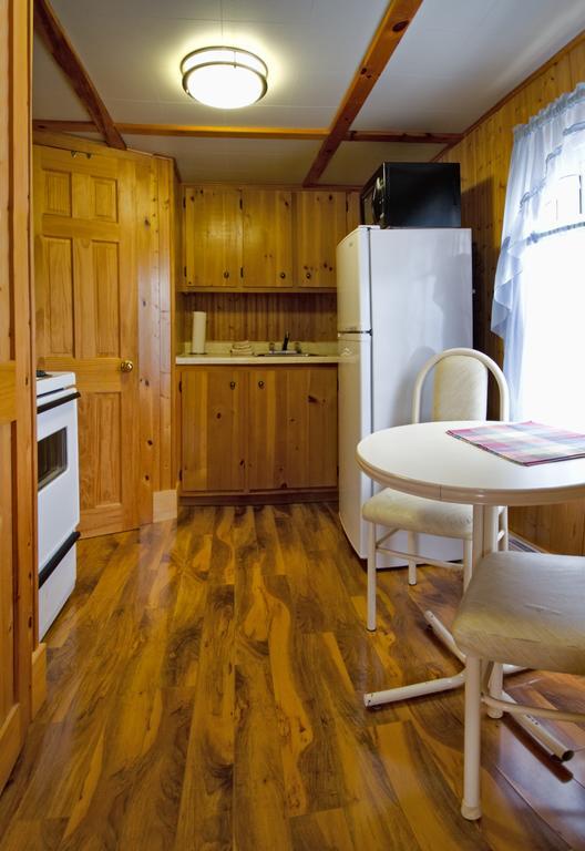 Mackenzie Motel & Cottages Shelburne Bagian luar foto