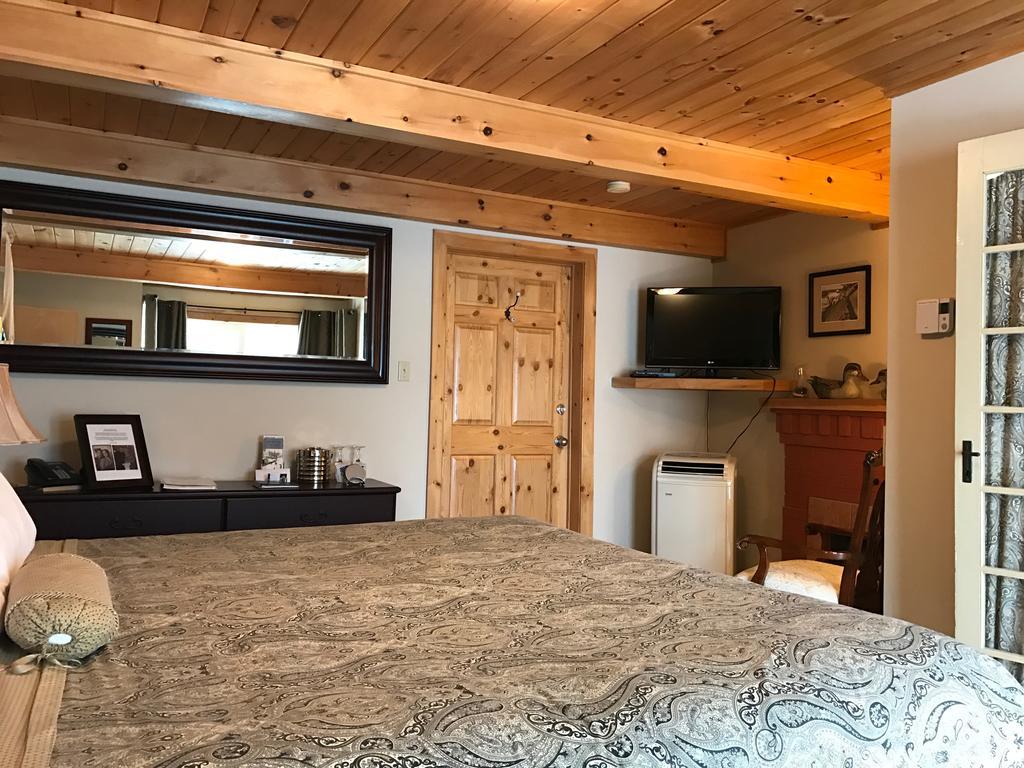 Mackenzie Motel & Cottages Shelburne Bagian luar foto