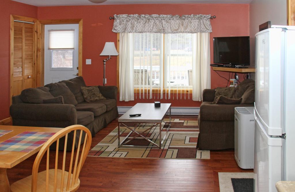 Mackenzie Motel & Cottages Shelburne Bagian luar foto