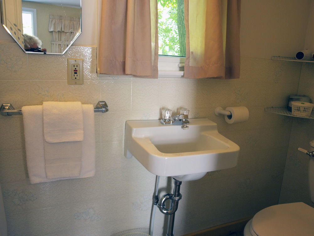 Mackenzie Motel & Cottages Shelburne Bagian luar foto